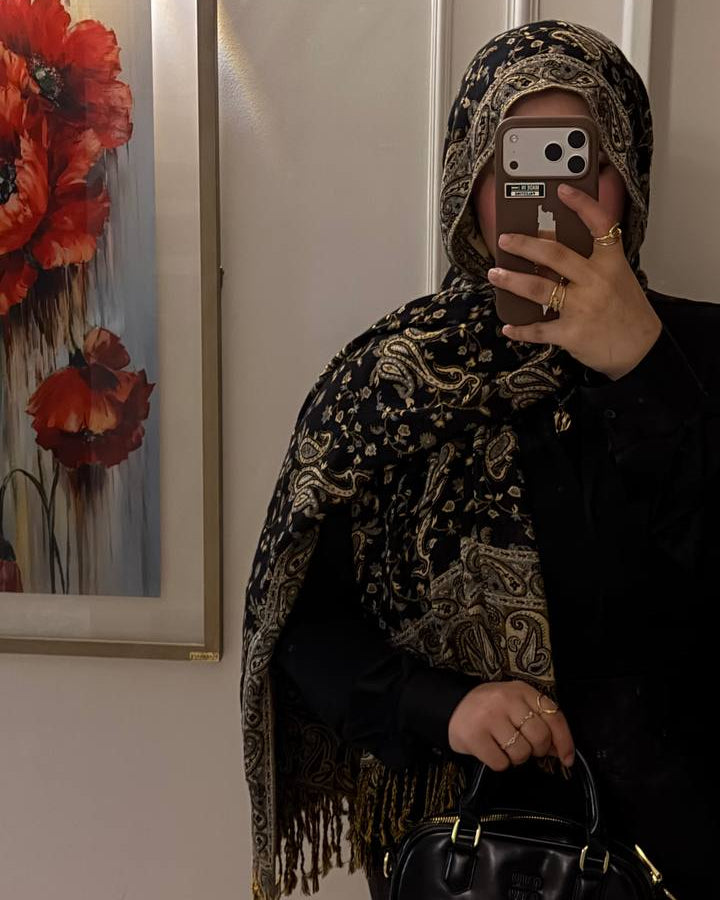 شال الكشمير باللون الاسود ودبل فيس باللون البيج